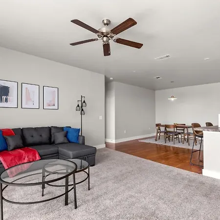 The Selena: Riverwalk Loft